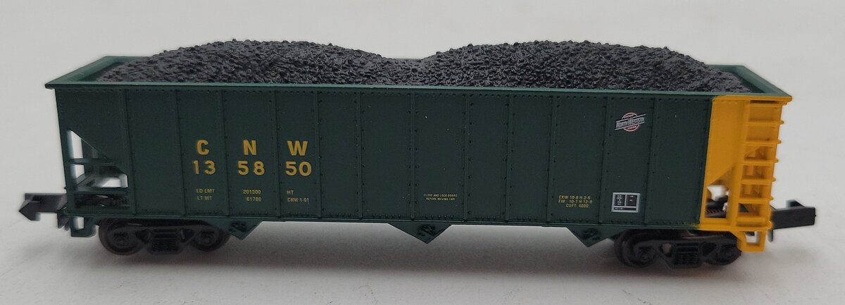 Atlas 32931 N Scale Chicago & Northwestern 3-Bay Hopper #135850 LN/Box