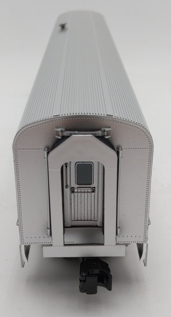 Lionel 2527210 O Lionel Lines 18'' Aluminum SS Diner Car #4500 LN/Box