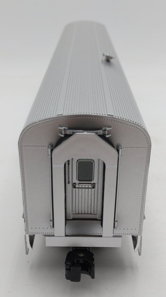 Lionel 2527210 O Lionel Lines 18'' Aluminum SS Diner Car #4500 LN/Box
