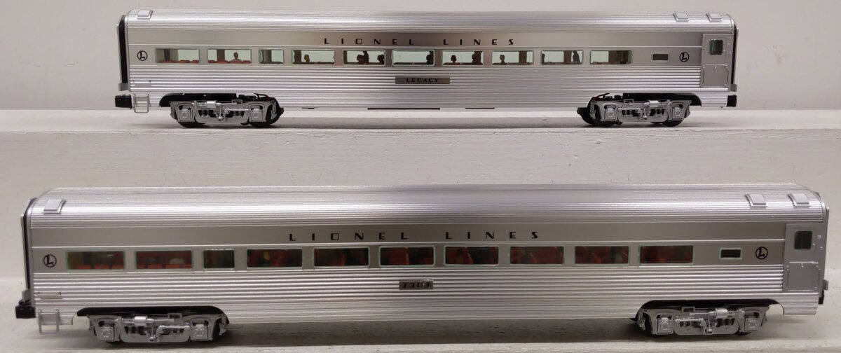 Lionel 2527200 O Lionel Lines 18'' Aluminum Passenger Car Set (Set of 2) LN/Box