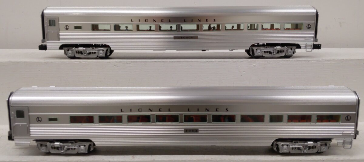 Lionel 2527200 O Lionel Lines 18'' Aluminum Passenger Car Set (Set of 2) LN/Box