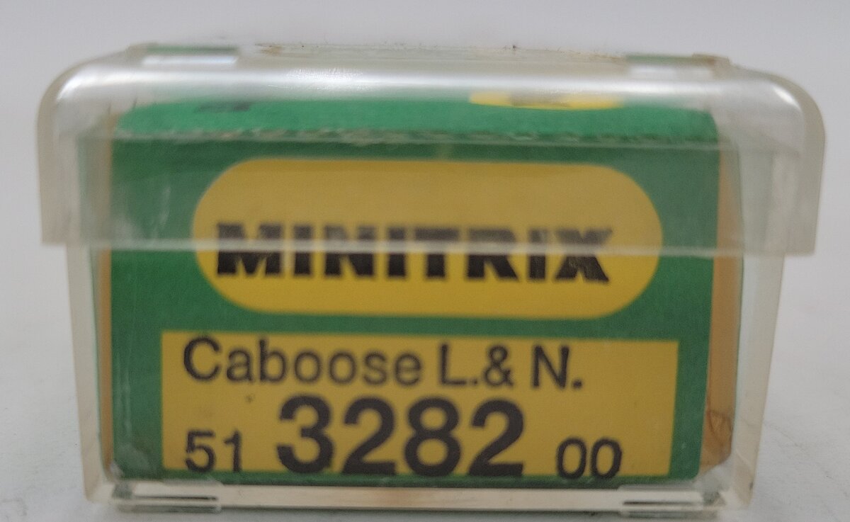 Minitrix 3282 N Scale L&N Caboose #1132 LN/Box