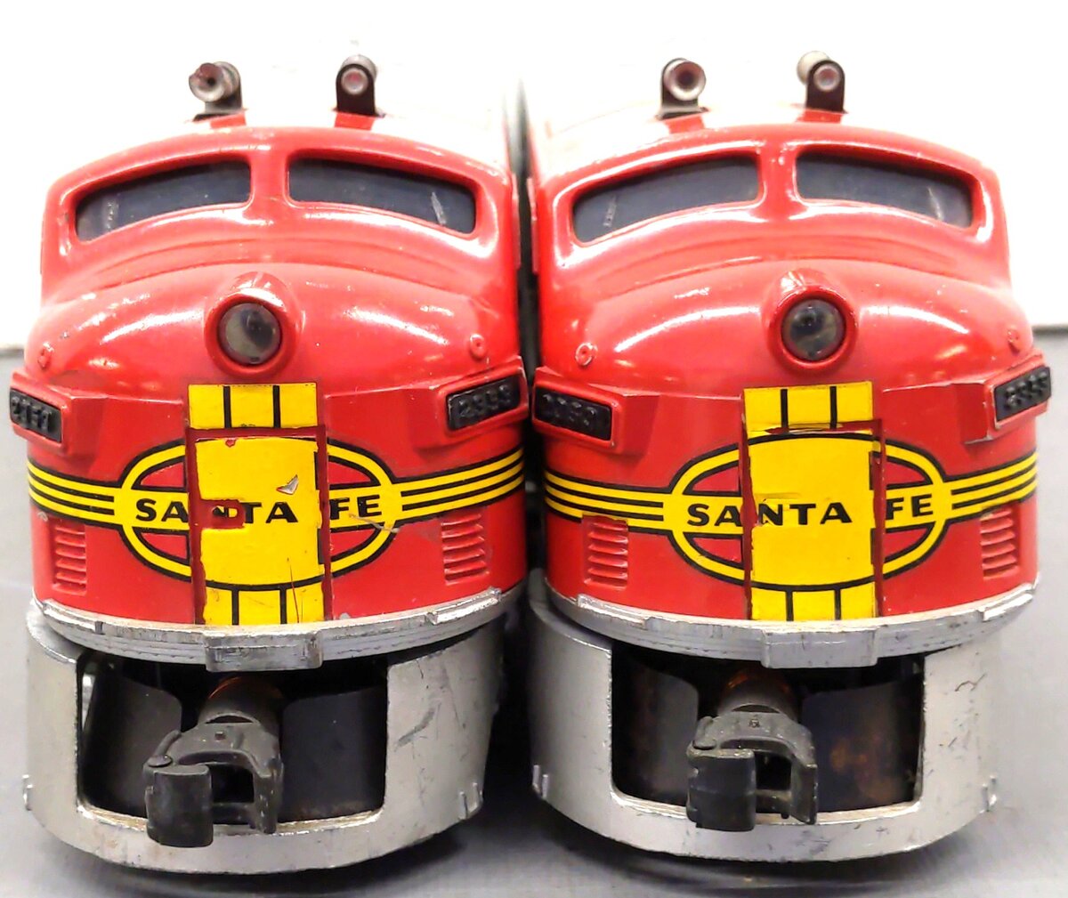 Lionel 2353 Vintage O Santa Fe F-3 AB Diesel Locomotive Set VG