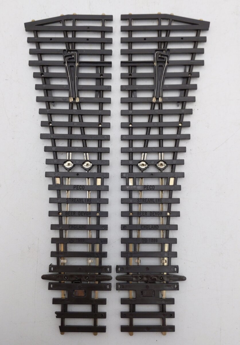 Peco SL-95/96 HO/OO Code 100 12° Medium Radius Right/Left Switch Turnout Set [2] EX