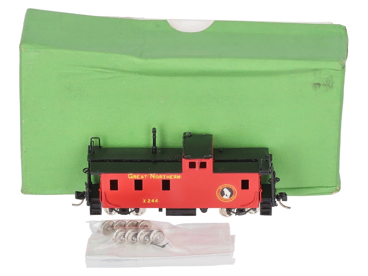 Overland 1235.1 N BRASS Great Northern 1945 Era Steel Caboose -Painted/Box