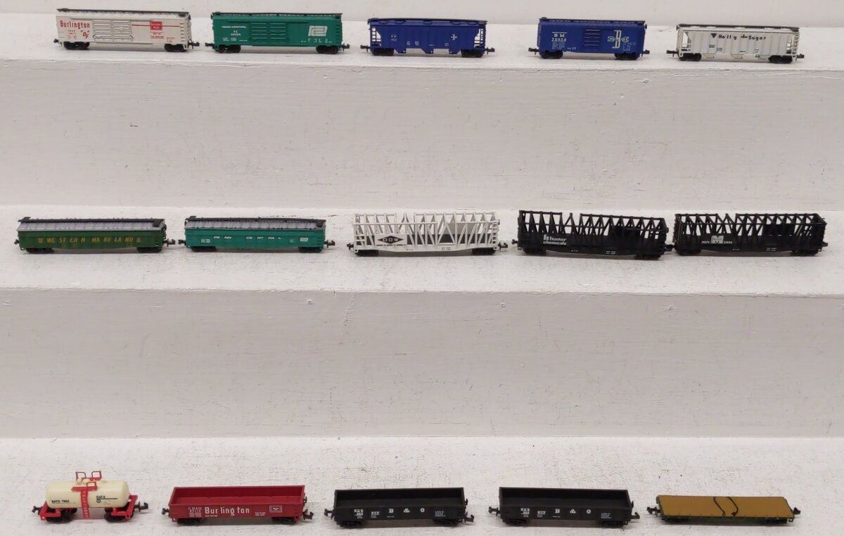 Aurora N Scale Assorted Freight Cars [15] EX/Box