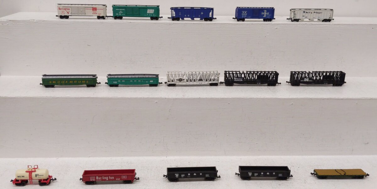 Aurora N Scale Assorted Freight Cars [15] EX/Box