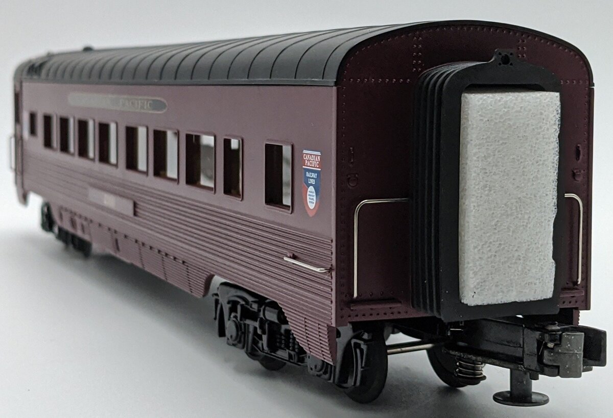 MTH 30-6732 O Canadian Pacific 60' Streamlined ABS Passenger Coach #2100 EX/Box