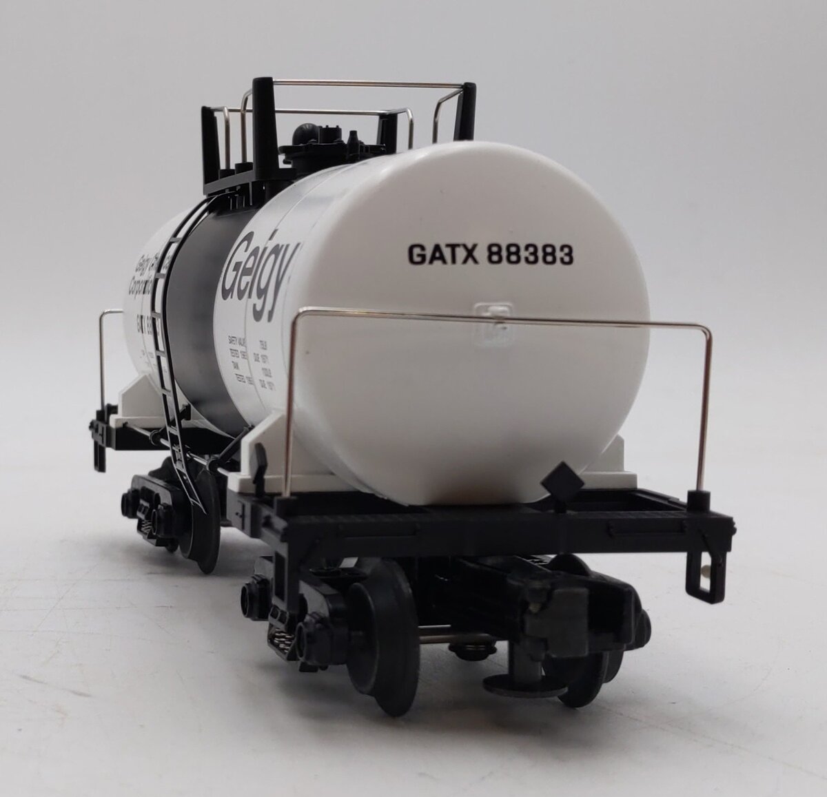 MTH 20-96015 O Gauge Geigy 8,000 Gallon Tank Car #88383 NIB