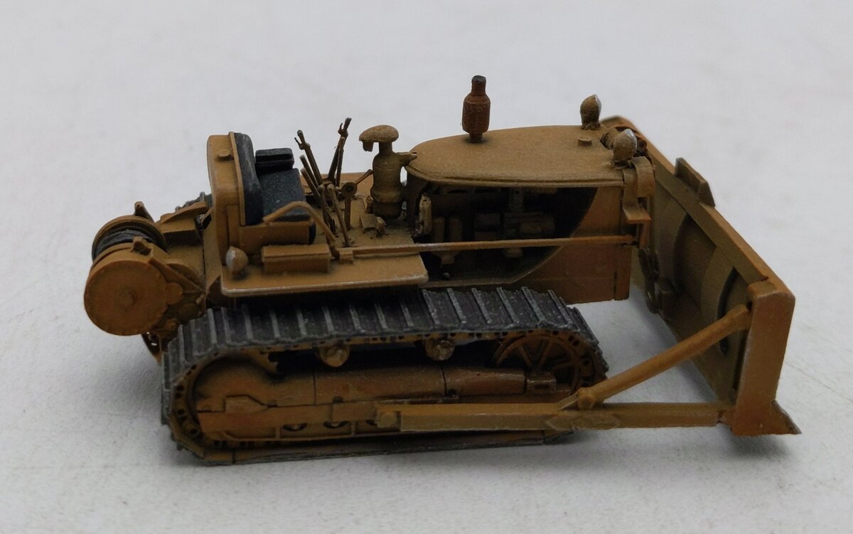 Artitec Models 1:87 Scale Scale Bulldozer 387.339 Weathered/Box