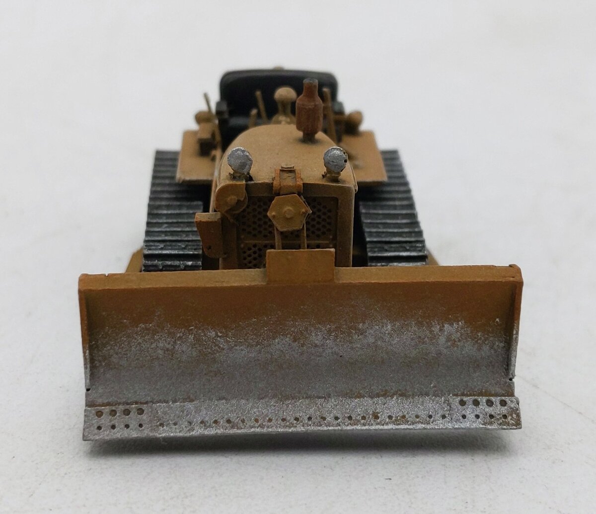 Artitec Models 1:87 Scale Scale Bulldozer 387.339 Weathered/Box