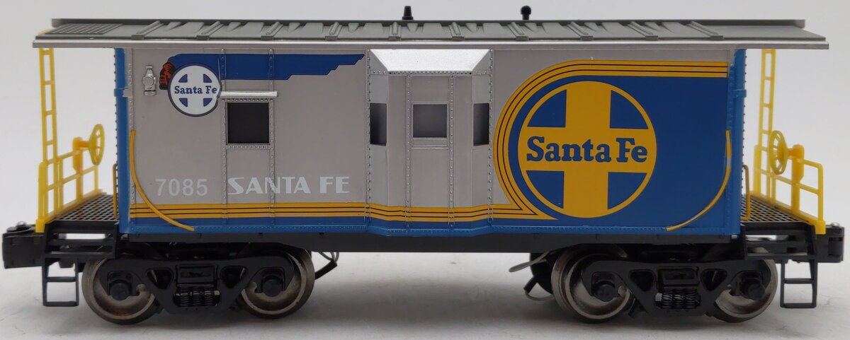 Menards 275-9118 O Gauge Santa Fe Caboose w/ Lights #7085 EX
