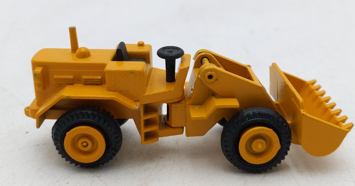 N Scale Die-Cast Construction Tractor LN