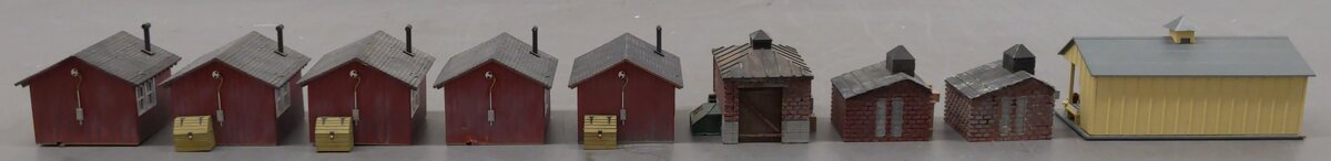 HO Assorted Accessory Buildings [9] VG