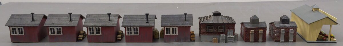 HO Assorted Accessory Buildings [9] VG