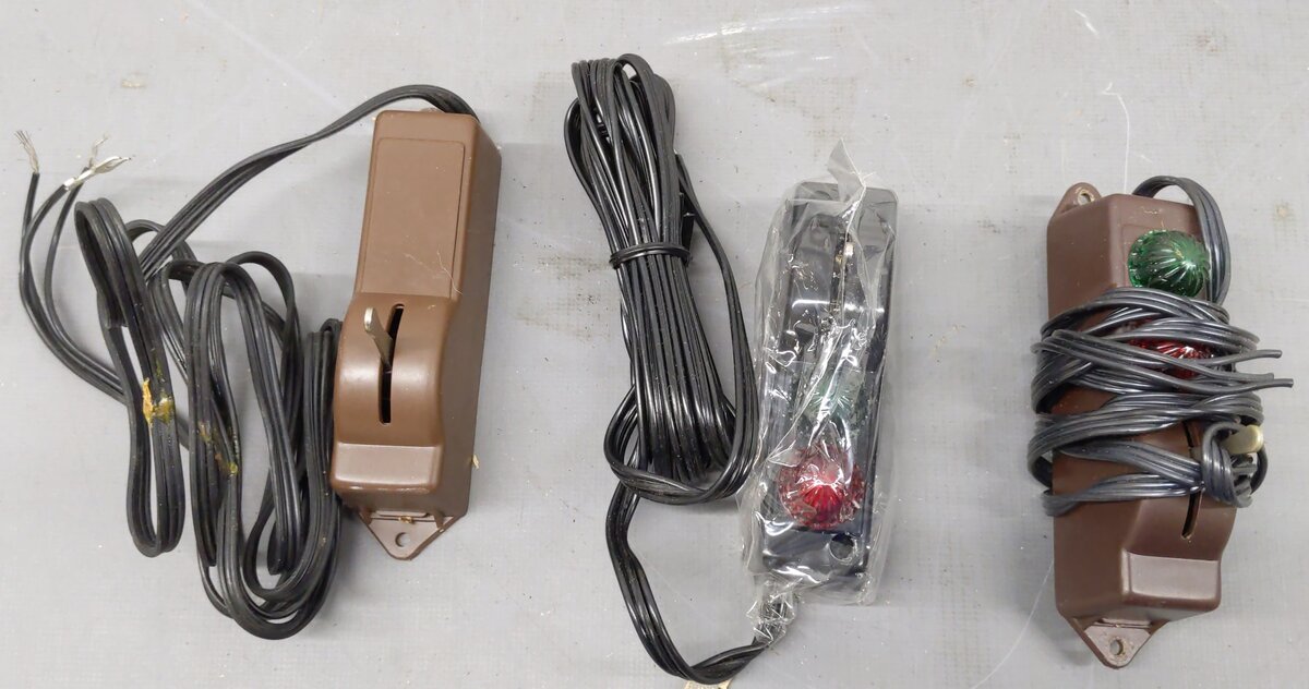 Lionel O Assorted Remote Control Switches 6-5121, 6-5122 [4] VG/Box