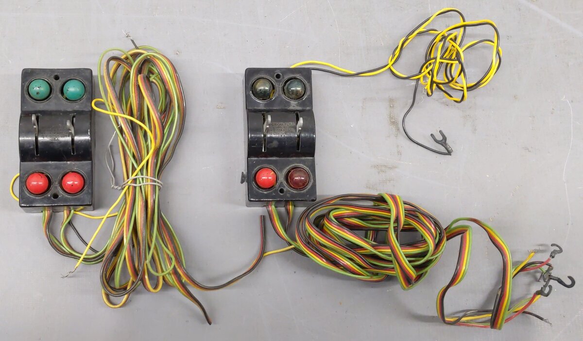 American Flyer 720A Vintage S Electric Remote Control Switches (2 Pairs)