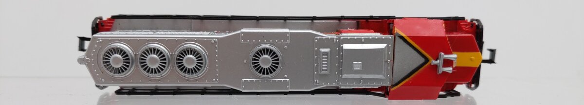 Bachmann 51-635-02 N Scale Santa Fe EMD GP40 Diesel Locomotive #890 EX/Box