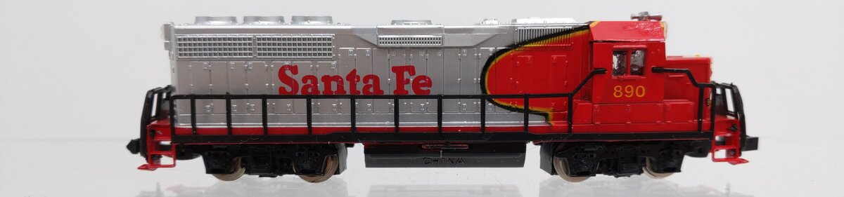 Bachmann 51-635-02 N Scale Santa Fe EMD GP40 Diesel Locomotive #890 EX/Box