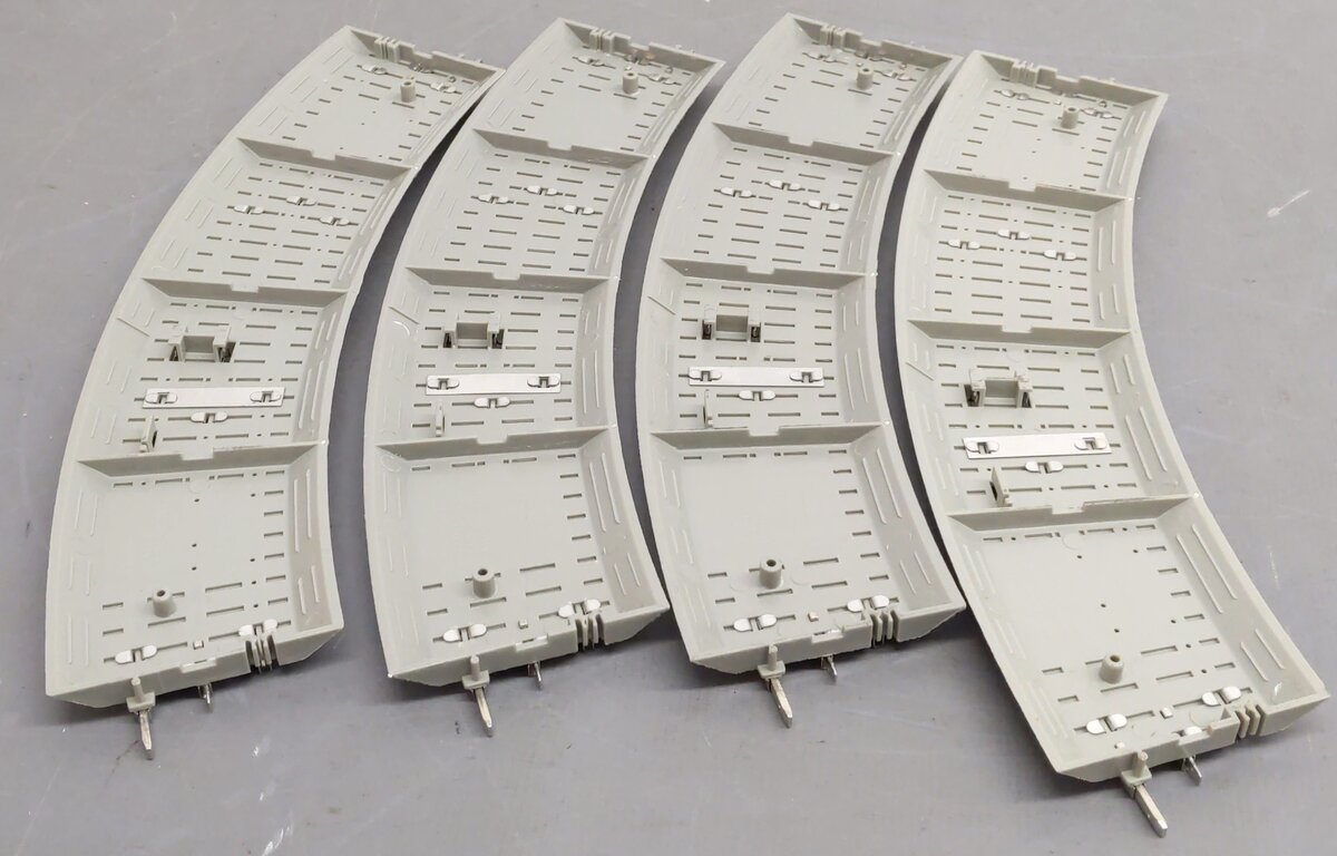 Lionel 6-12033 O36 Scale Curved Track FasTrack (Pack of 4) EX/Box