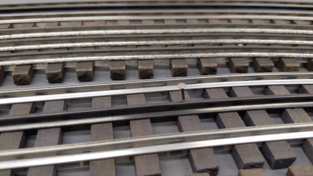 Ross Assorted O Gauge Curved Track Sections [8]