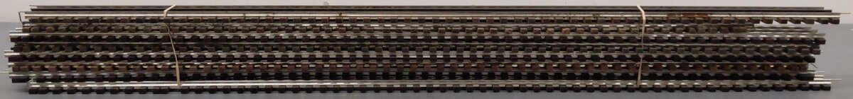 Assorted O Gauge Straight Track Sections [8]