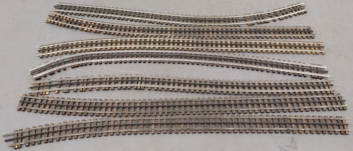 Assorted O Gauge Curved Track Sections [7]