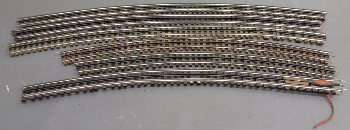 Assorted O Gauge Curved Track sections [6]