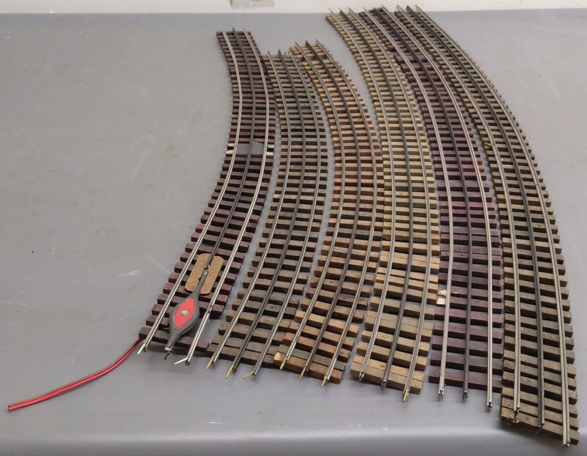 Assorted O Gauge Curved Track sections [6]