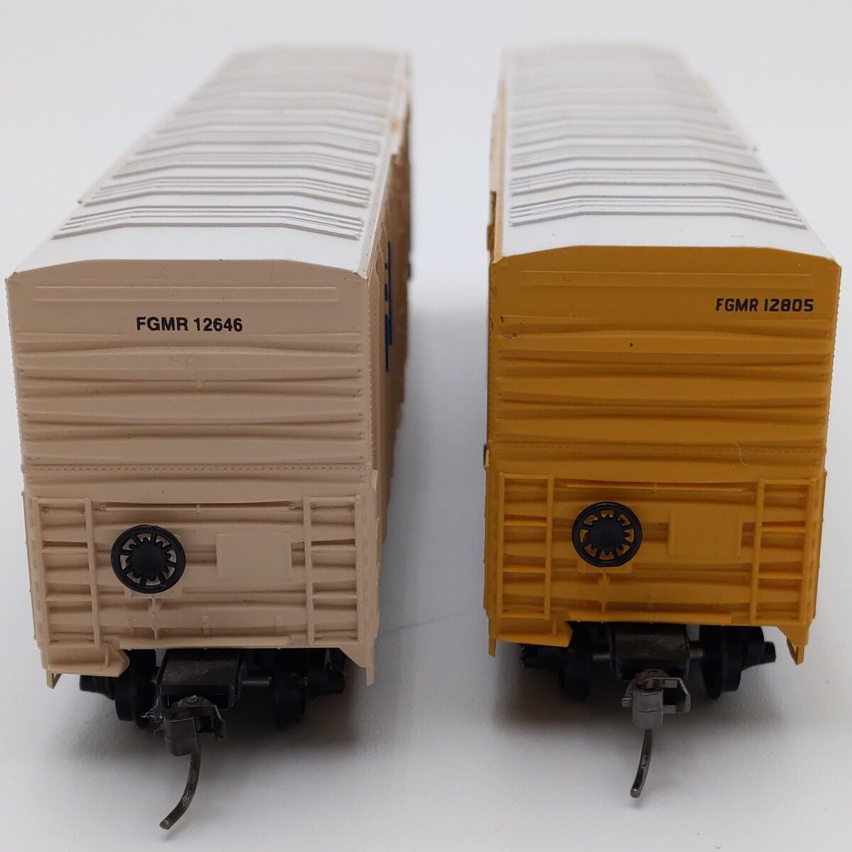 Athearn 2304 HO FGE 57' Reefer Cars -Assembled (Set of 2) EX/Box