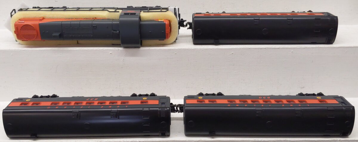Lionel 6-30189 O Gauge Long Island Rail Road  Diesel Passenger Train Set LN/Box