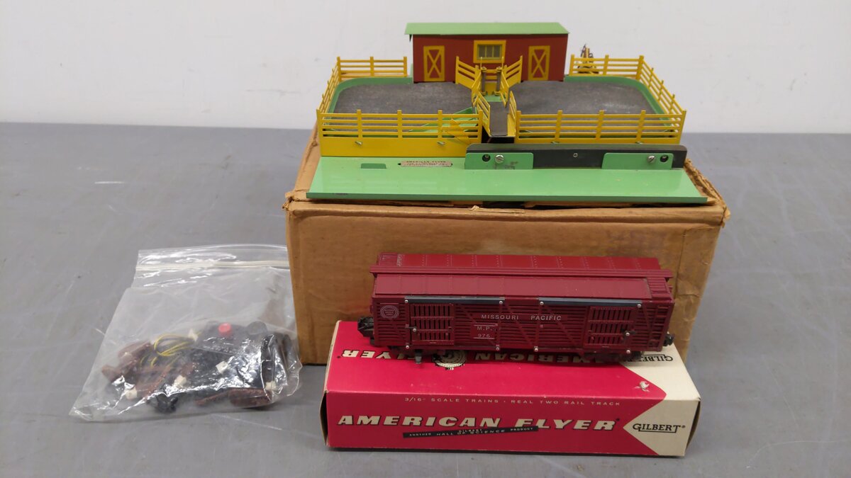 American Flyer 771 Vintage S Operating Cattle Stockyard/Box