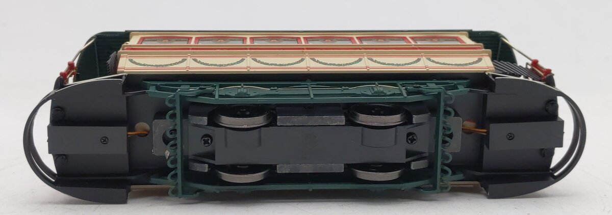 Bachmann Spectrum 25127 On30 Scale Closed Christmas Street Car EX