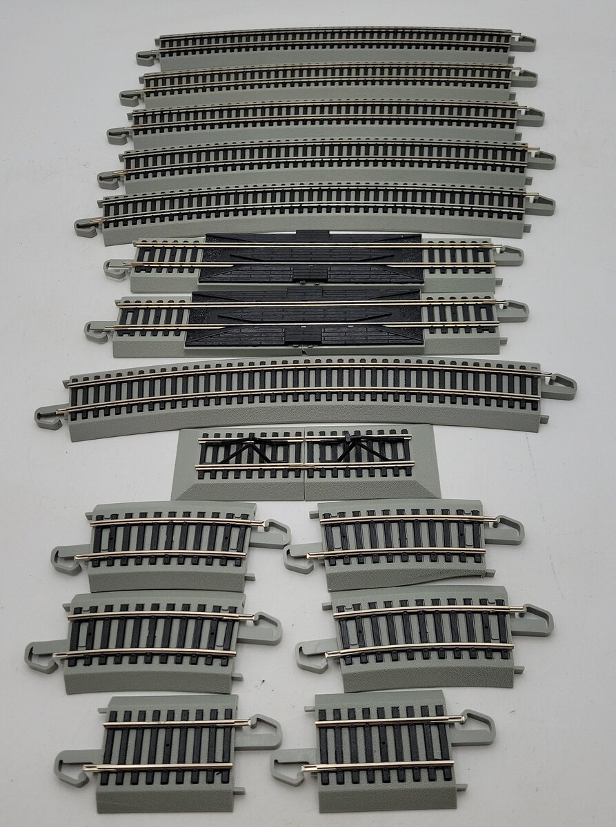Bachmann HO Assorted Track and Bumpers [16] EX