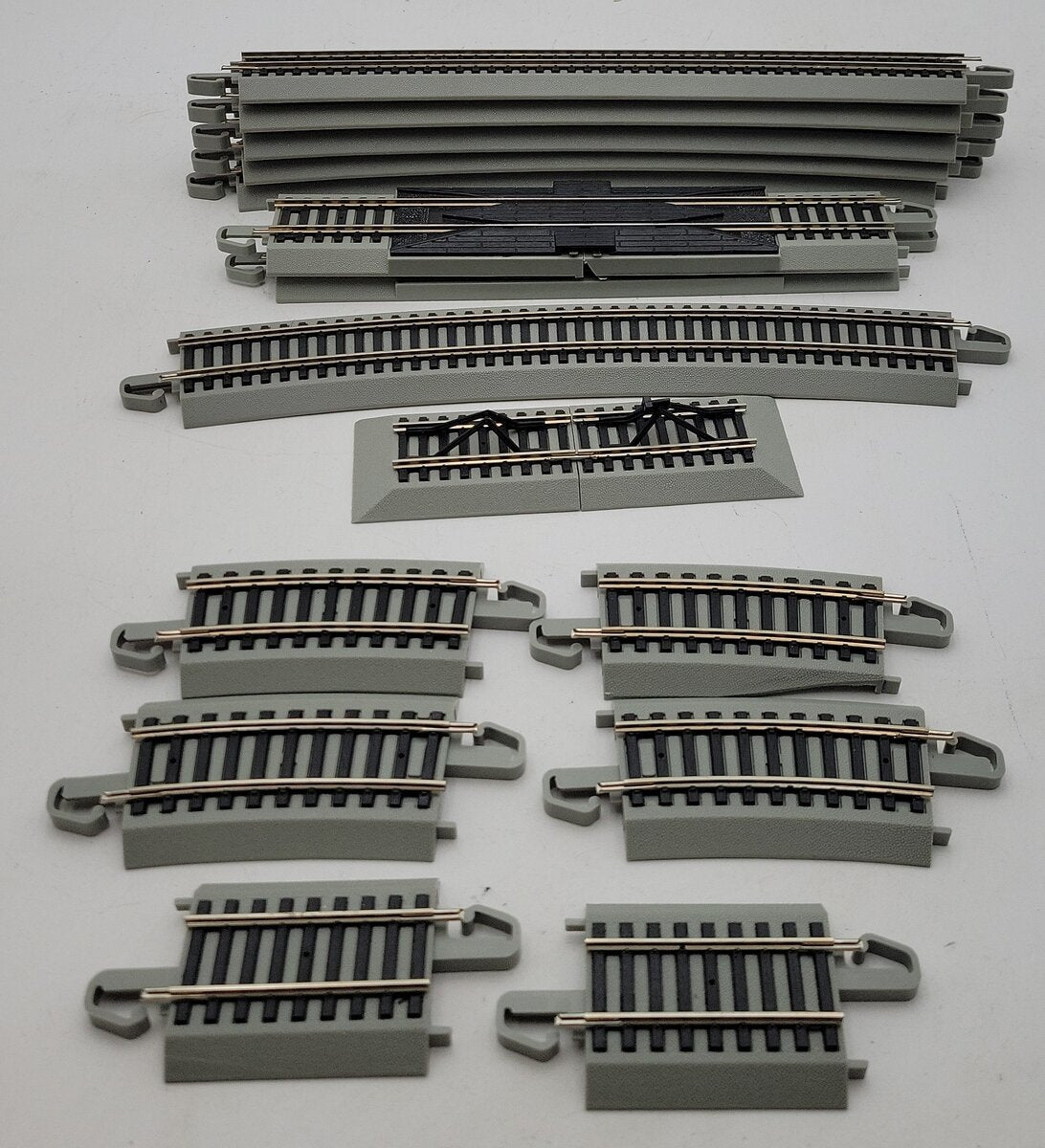 Bachmann HO Assorted Track and Bumpers [16] EX