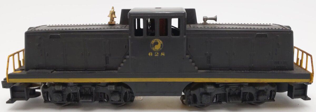 Lionel 628 VIntage O Northern Pacific 44 Ton Diesel Locomotive VG