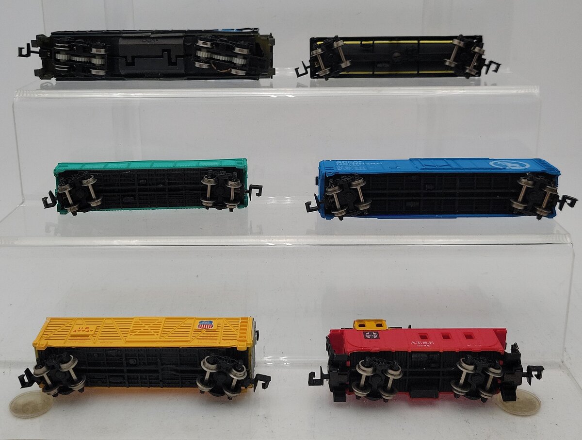 Bachmann 4026 N Santa Fe GP-40 Diesel 5 Car Set EX/Box