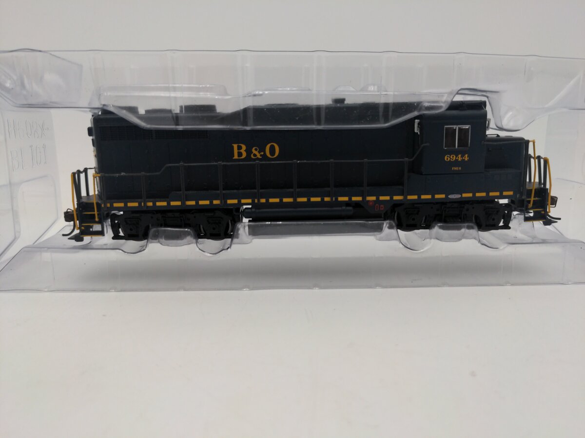 Bachmann 67601 HO Baltimore & Ohio EMD GP30 Diesel Loco #6944 w/ Sound & DCC LN/Box