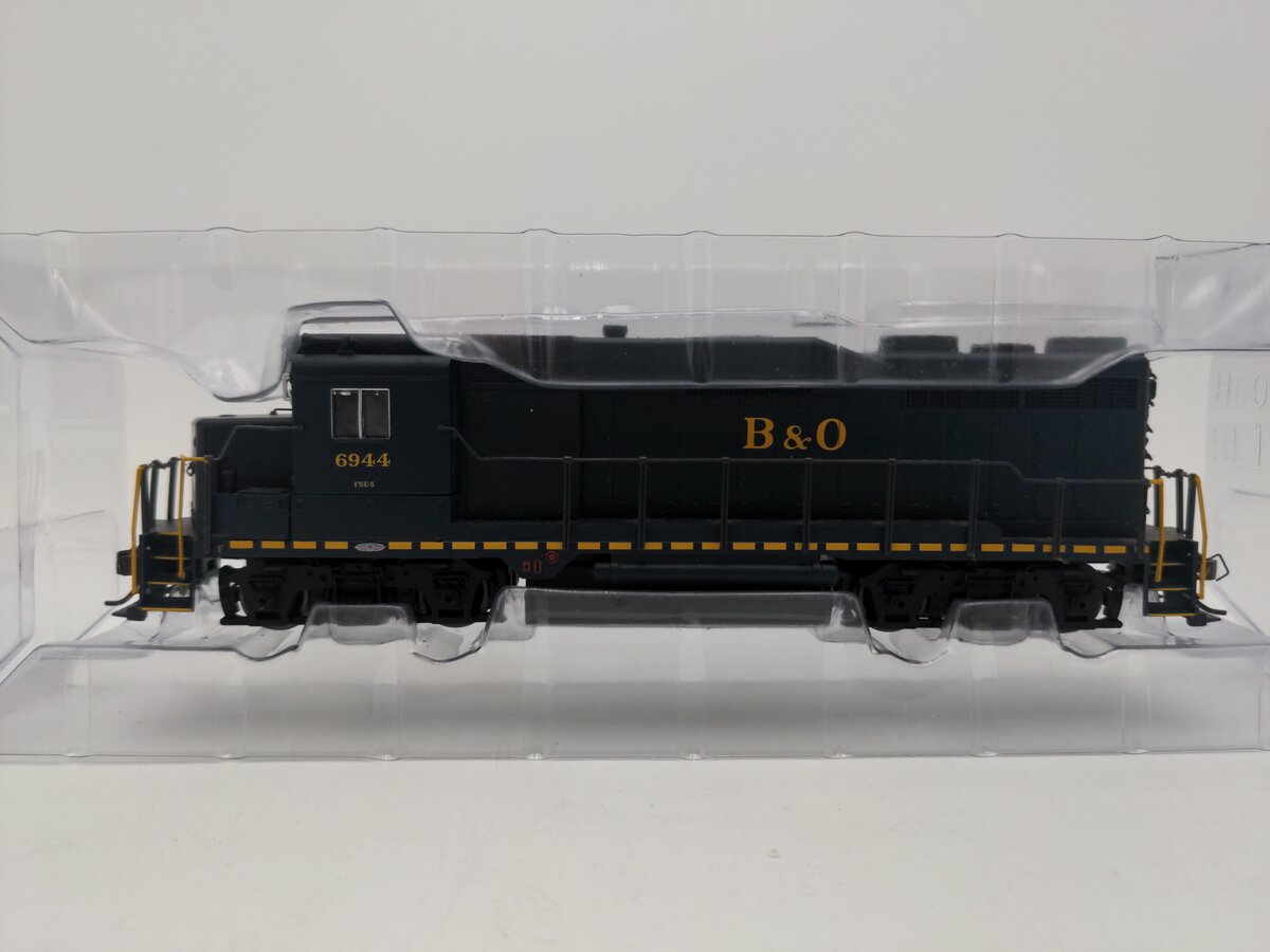 Bachmann 67601 HO Baltimore & Ohio EMD GP30 Diesel Loco #6944 w/ Sound & DCC LN/Box