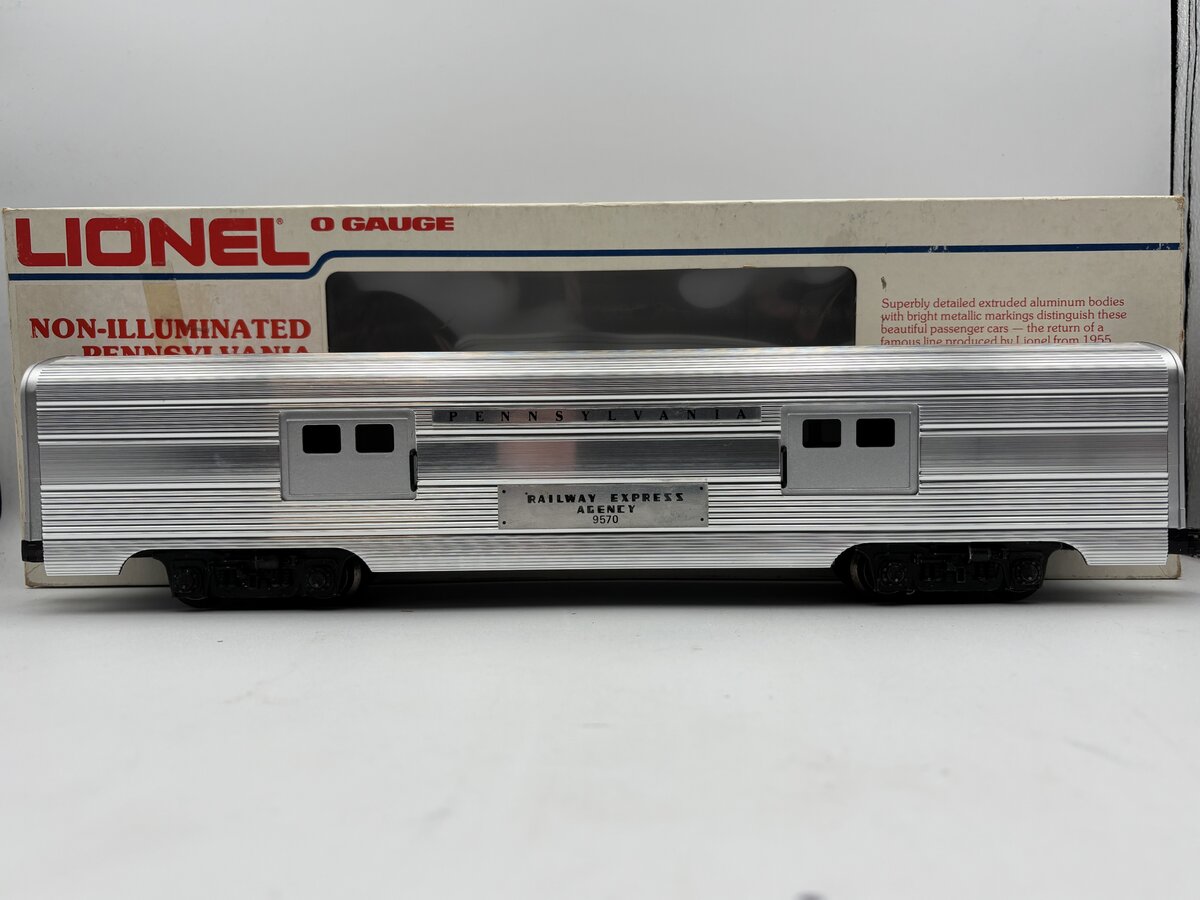 Lionel 6-9570 O Gauge Pennsylvania Railway Express Aluminum Baggage Car EX/Box