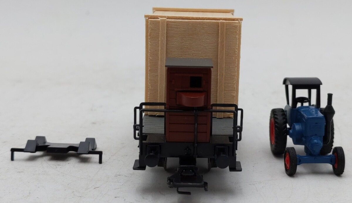 Marklin 46843 Flatcar w/Tractor EX/Box