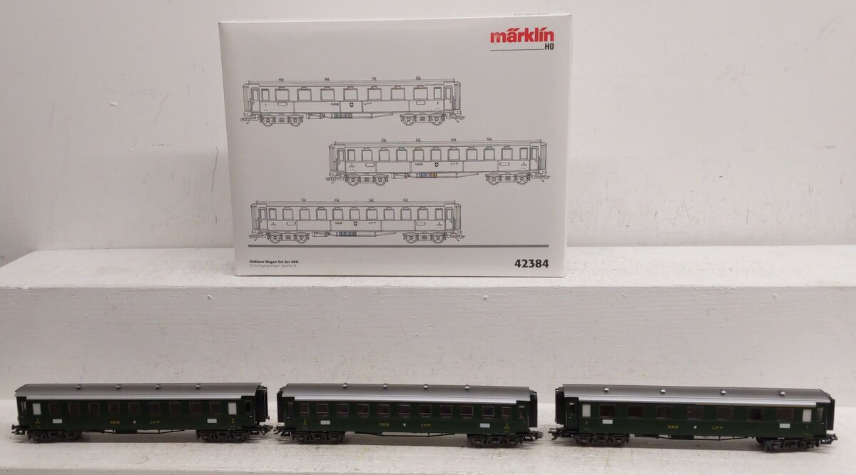 Marklin 42384 HO Scale SBB Old-Timer 3-Car Passenger Car Set EX/Box
