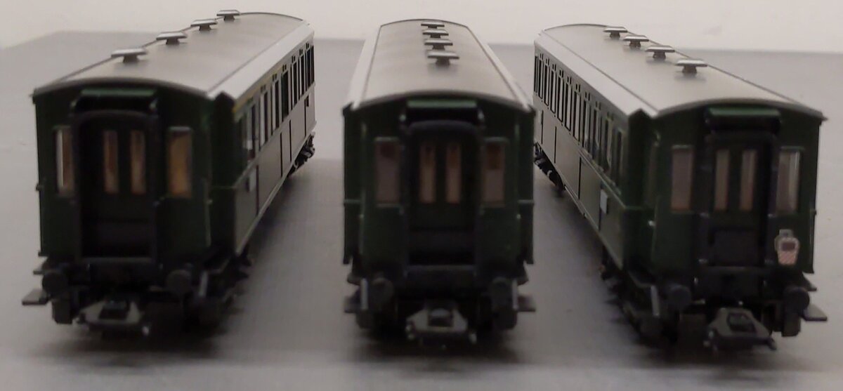 Marklin 42384 HO Scale SBB Old-Timer 3-Car Passenger Car Set EX/Box