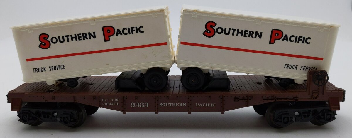 Lionel 6-9333 O Gauge Southern Pacific Flatcar with 2 Trailers #9333 VG/Box