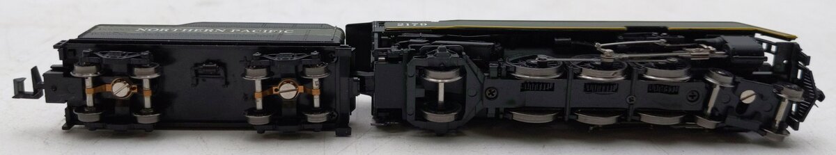 Model Power 87430 Northern Pacific 4-6-2 Semi-Streamliner Locomotive #2179 EX/Box
