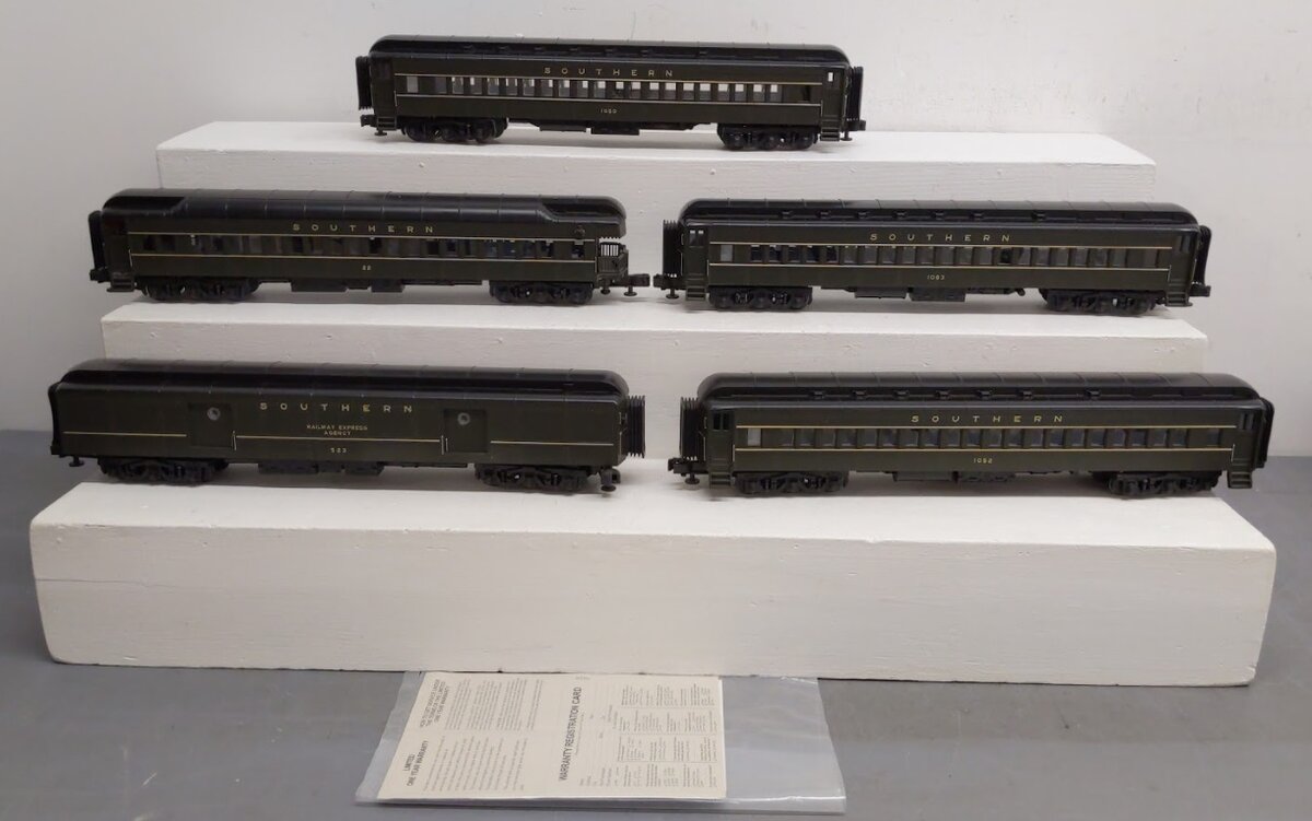 MTH 20-4036 O Scale Southern 70' Madison Passenger Car Set (Set of 5) EX/Box