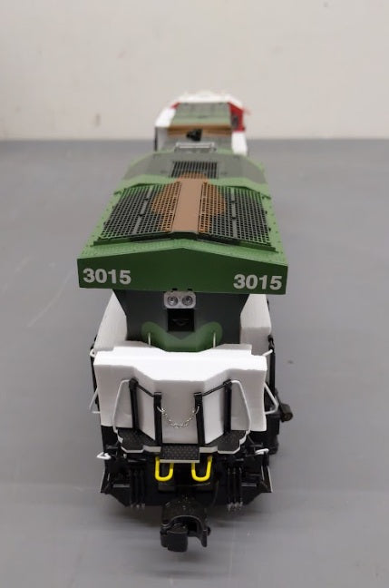 Lionel 2233499 O Canadian National Veterans Non-PWD ES44AC Diesel Loco #3015 LN/Box