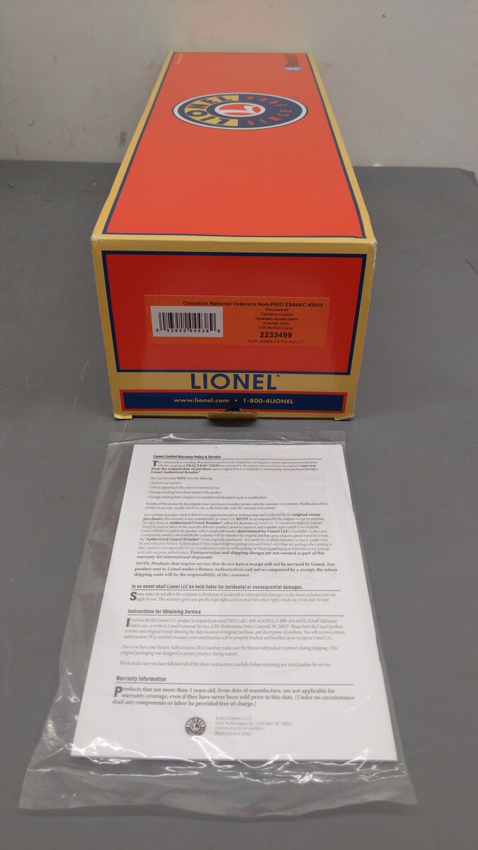 Lionel 2233499 O Canadian National Veterans Non-PWD ES44AC Diesel Loco #3015 LN/Box