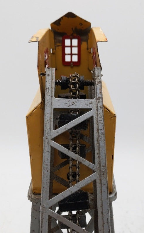 Lionel 97 Vintage O Operating Coal Elevator Loader