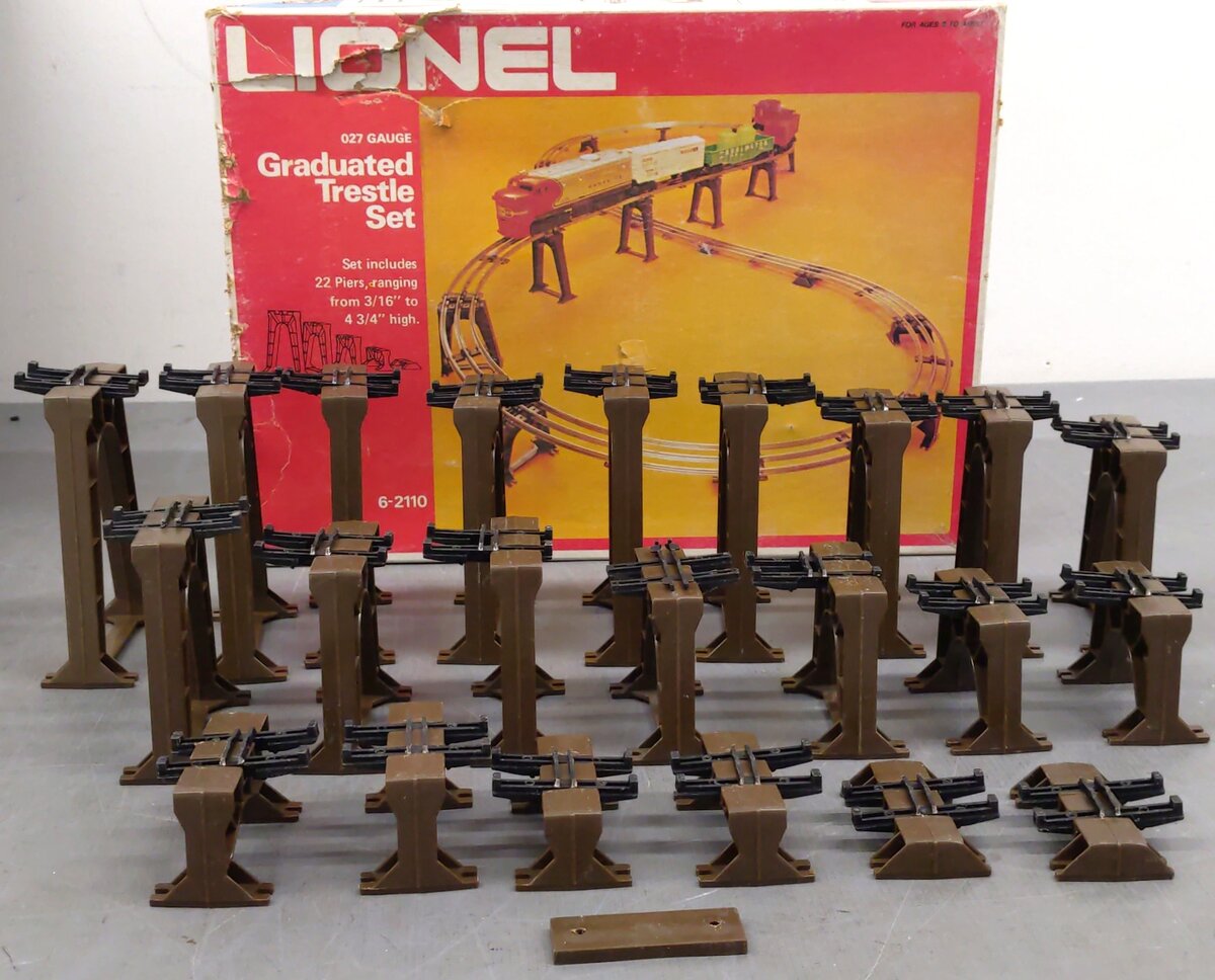 Lionel 6-2110 O27 Gauge Graduated Trestle Set EX/Box